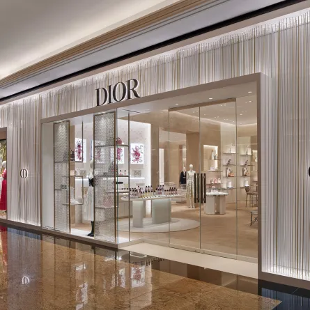 بوتيك ديور Dior في مول الإمارات بدبي