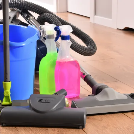 أدوات تنظيف المنزل