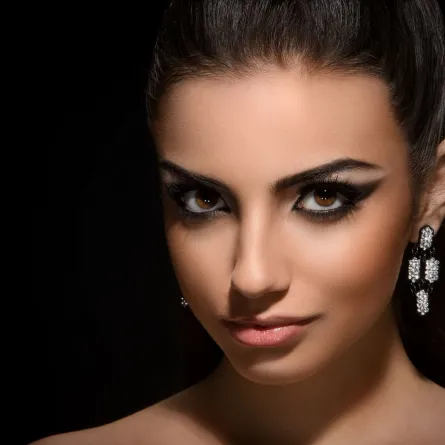 رسمات أيلاينر سوداء عريضة 