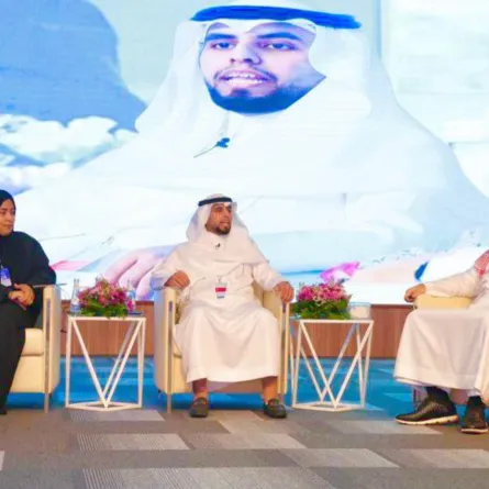 من الجلسات الحوارية بالملتقى. الصورة من الحساب الرسمي للجامعة على منصة x