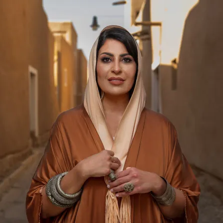 خلود البكر المصورة السعودية في حوار وجلسة تصوير في الدرعية العريقة