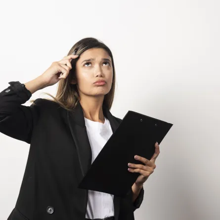 كيف يمكنك أن تتجنب الوهم والتضليل أثناء التفكير في مجريات الأحداث من حولك لاتخاذ القرارات الصحيحة؟