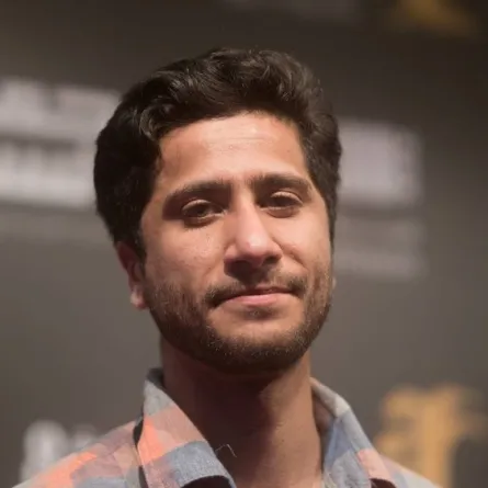 حيدر داوود.. الصورة من المركز الإعلامي لفيلمه الشتاء الأخير 