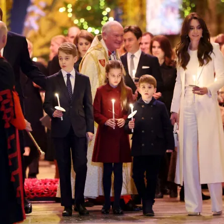 من اليسار الأمير ويليام، الأمير جورج، الأميرة تشارلوت، الأمير لويس، وكيت ميدلتون (Prince William, Prince George, Catherine, Prince Louis of  and Britain's Princess Charlotte). مصدر الصورة: Chris Jackson / POOL / AFP