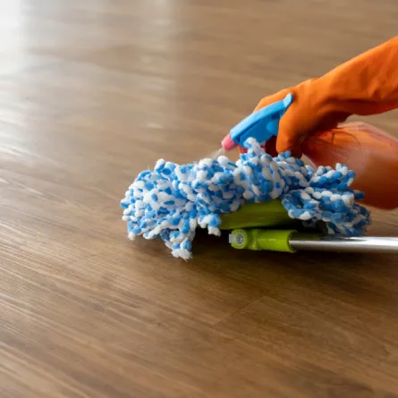 طرق مفضلة في تنظيف الأرضيات الفينيل