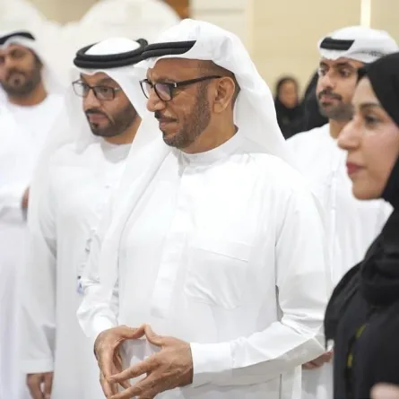 حصة بنت عيسى بوحميد أثناء افتتاحها لمعرض الاتحاد. الصورة من wam