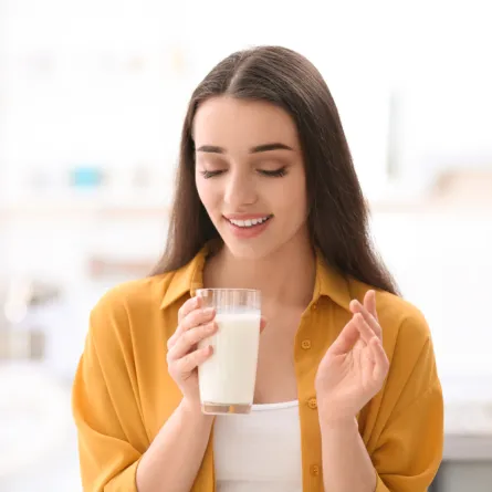 فوائد حليب الصويا للهرمونات الأنثوية رائعة لتقليل أعراض انقطاع الطمث.. بوصف اختصاصية.. (المصدر Shutterstock)