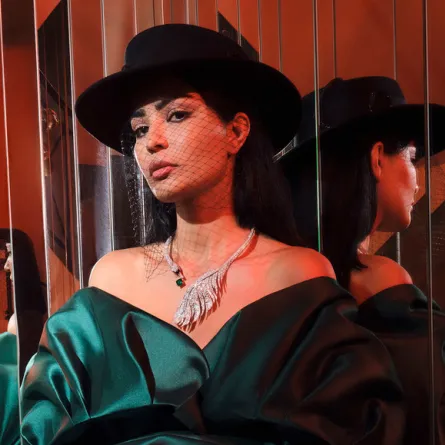 الفنانة ميلا الزهراني- الصورة من جلسة تصوير خاصة بـ سيدتي-العدد 2204 