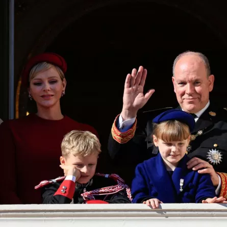 الأميرة شارلين، الأمير ألبرت، الأمير جاك والأميرة غابريلا (Princess Charlene, Prince Albert II, Prince Jacques and Princess Gabriella). مصدر الصورة: Valery HACHE / AFP