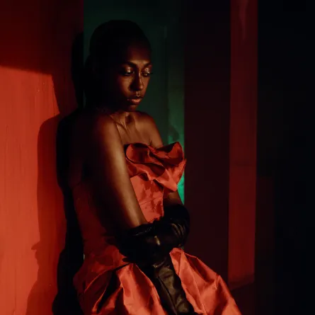  آند أذر ستوريز تطلق تشكيلة ملابس السهرة  