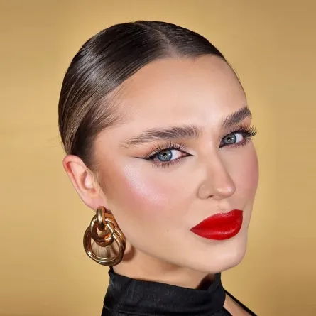 صيحات مكياج عصرية بأنامل الخبيرة ماكيجاز بوكزنان