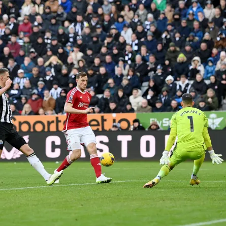  نوتنجهام يحقق فوزاً كبيراً على نيوكاسل في الدوري الإنجليزي