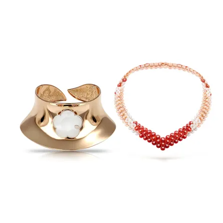 عقود فاخرة من الذهب المرصوف بالألماس والأحجار الكريمة