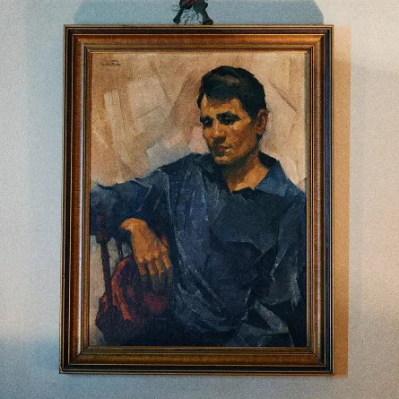 لوحة رسمها الفنان جمال كامل في منزل عبد الحليم استغرقت 6 أشهر بسبب مرض عبد الحليم ومؤخراً طلبها متحف اللوڤر في فرنسا من أهل عبد الحليم وقريباً ستعرض في المتحف