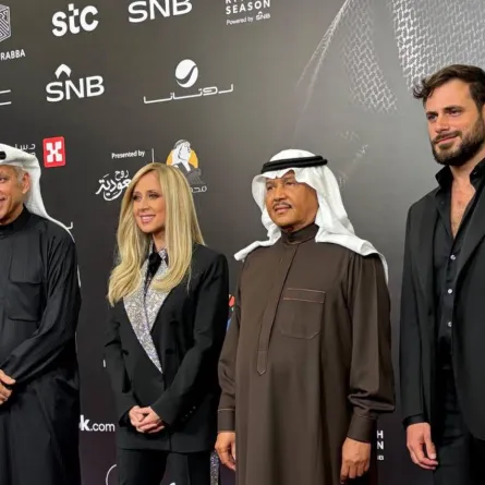 محمد عبده ولارا فابيان مع سالم الهندي من حفل صوت الوطن - تصوير زكية البلوشي