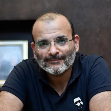 الصورة من حساب أيمن بهجت قمر على الفيس بوك