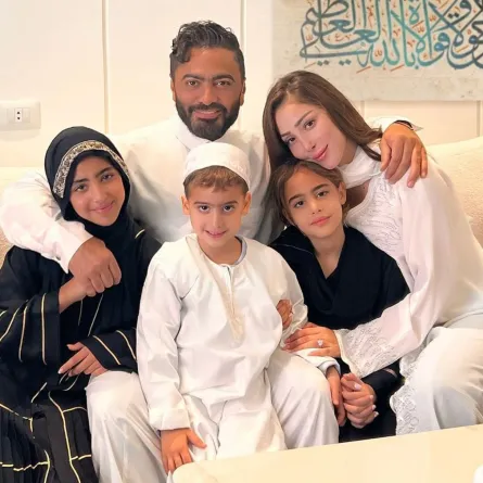 الصورة من حساب تامر حسني على انستغرام