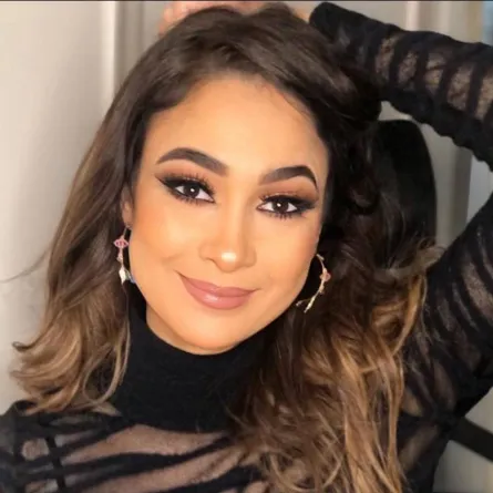 الصورة من حساب السيدة إنجي على الفيس بوك