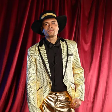 الصورة من صفحة حسن شاكوش على الفيس بوك