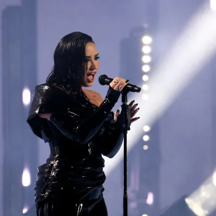 ديمي لوفاتو Demi Lovato في حفل جوائز MTV (مصدر الصورة: Dia Dipasupil / GETTY IMAGES NORTH AMERICA / Getty Images via AFP)