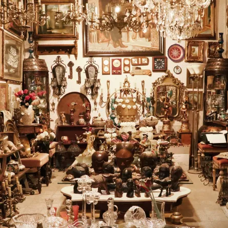 سوق البسطة للأنتيك... حكايات لا تنتهي