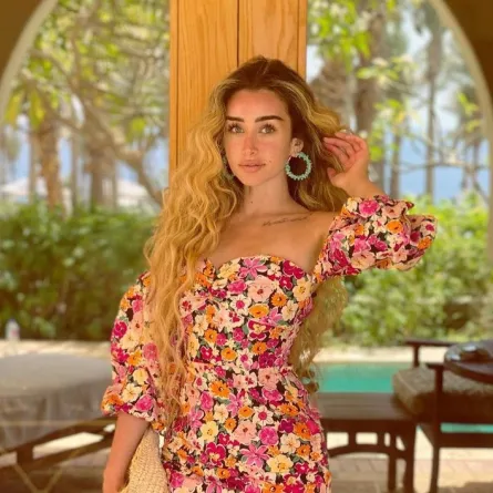 هنا الزاهد -الصورة من حسابها على انستغرام