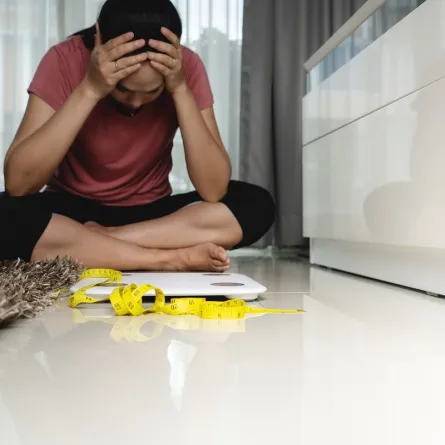 صورة لامرأة تشعر بالإحباط