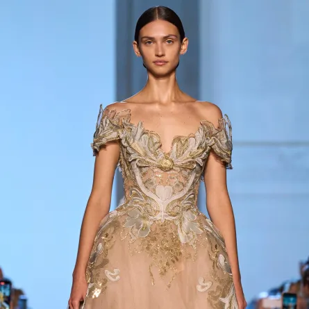 فستان من توقيع Elie Saab