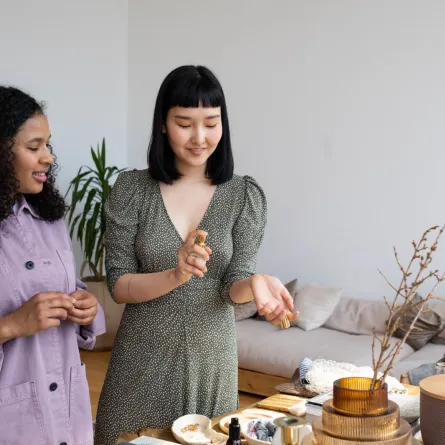 تفسير حلم رش العطر في المنام