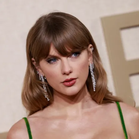 تايلور سويفت Taylor Swift في حفل جوائز غولدن غلوب (مصدر الصورة:  Michael TRAN / AFP)