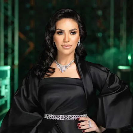 الصورة من صفحة مي فاروق على الفيس بوك