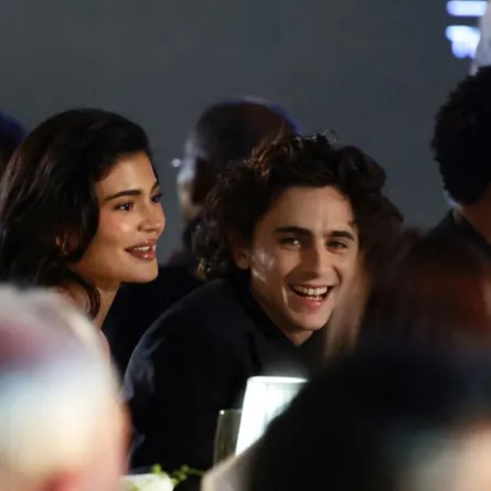 كايلي جينر وتيموثي شالاميه في مدينة نيويورك (Kylie Jenner and Timothée Chalamet in New York City).. مصدر الصورة: Dimitrios Kambouris/Getty Images for WSJ. Magazine Innovators Awards/AFP