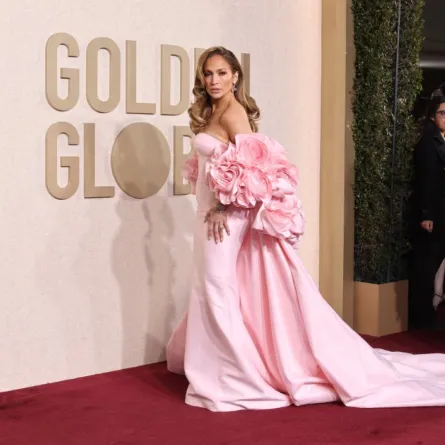 جينيفر لوبيز في حفل توزيع جوائز غولدن غلوب (Jennifer Lopez at Golden Globes).. مصدر الصورة: Amy Sussman/Getty Images/AFP