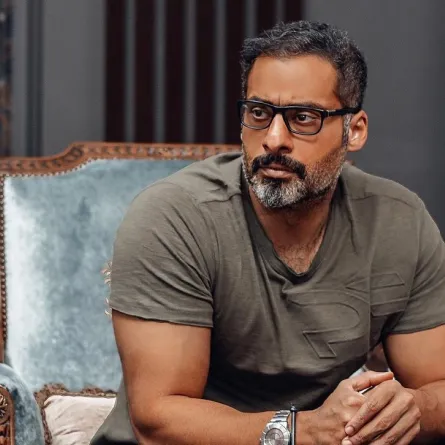 حسين المهدي- الصورة من صفحته الرسمية على إنستغرام 