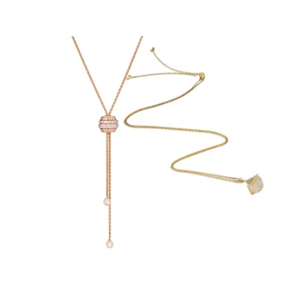 قلائد ذهب طويلة مثالية لإطلالتكِ اليومية موضة شتاء 2024