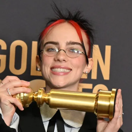 بيلي إيليش Billie Eilish في حفل غولدن غلوب (مصدر الصورة: Robyn BECK / AFP)