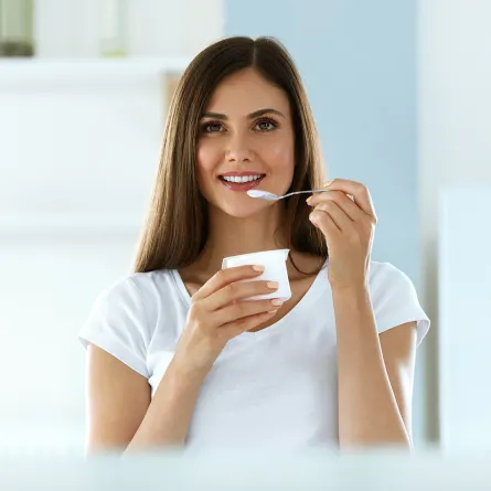 فوائد الزبادي اليوناني للنساء للوقاية من هشاشة العظام.. وفق طبيبة