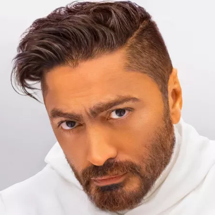 تامر حسني- الصورة من حسابه على فيسبوك