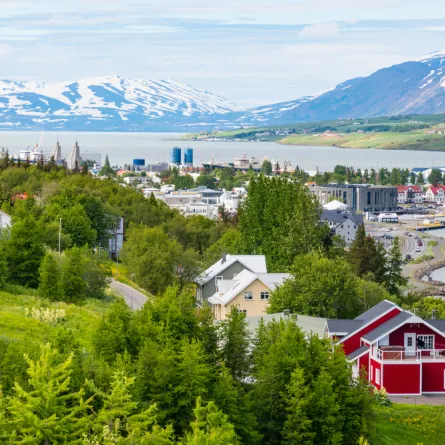 جولة على المدن الشهيرة في أيسلندا