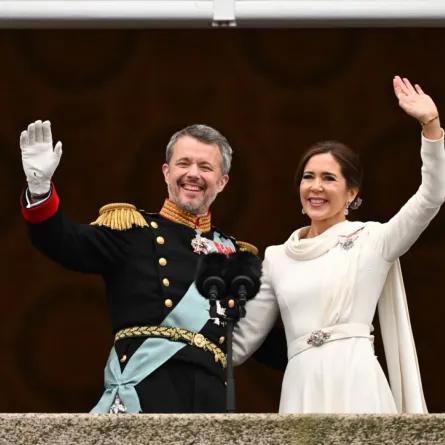 الملك فريدريك والملكة ماري في كوبنهاغن، الدنمارك (King Frederik X of Denmark and Queen Mary in Copenhagen, Denmark). مصدر الصورة: Jonathan NACKSTRAND / AFP