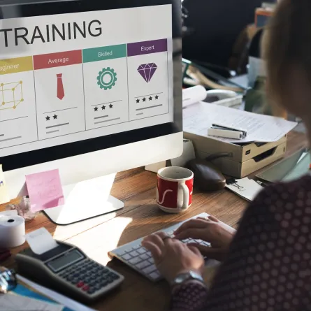 أنواع البرامج التدريبية للموظفين لتحسين المهارات والاحتفاظ بالمواهب في العمل