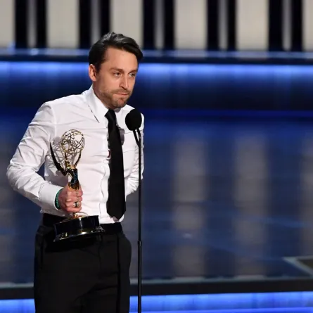 كيران كولكين في حفل توزيع جوائز إيمي (Kieran Culkin  at Emmy Awards). مصدر الصورة: Valerie Macon / AFP
