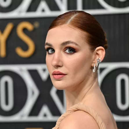 مكياج وتسريحات شعر النجمات في حفل جوائز إيمي 2023