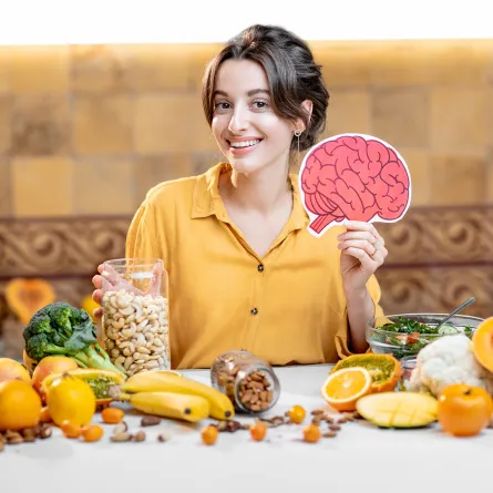 أطعمة تعزّز الصحة العقلية ووظائف المخّ وتقي من الزهايمر مع اختصاصية تغذية
