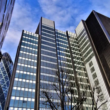 فروق جوهرية بين الشركات التجارية والمدنية "الصورة من Adobestock"