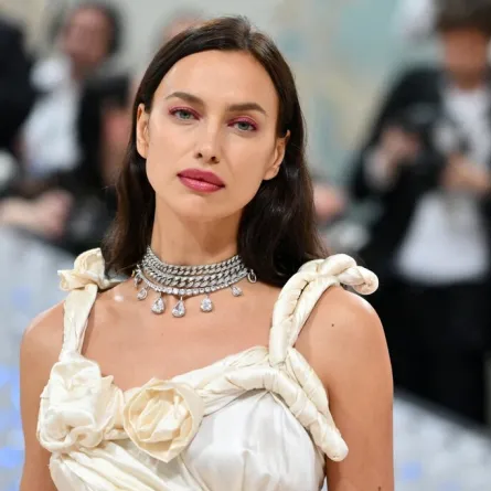 إيرينا شايك Irina Shayk في حفل Met Gala (مصدر الصورة: Angela WEISS / AFP)