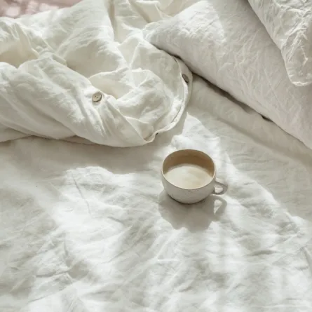 غطاء السرير مصنوع من الكتان