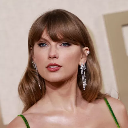 تايلور سويفت Taylor Swift في حفل غولدن غلوب (مصدر الصورة:  Michael TRAN / AFP)