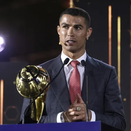 كريستيانو رونالدو في حفل توزيع جوائز غلوب سوكر في دبي عام 2020 (Cristiano Ronaldo during the 12th Dubai Globe Soccer Awards ceremony in Dubai). مصدر الصورة: AFP / La Presse / La Presse / La Presse / Fabio FERRARI 