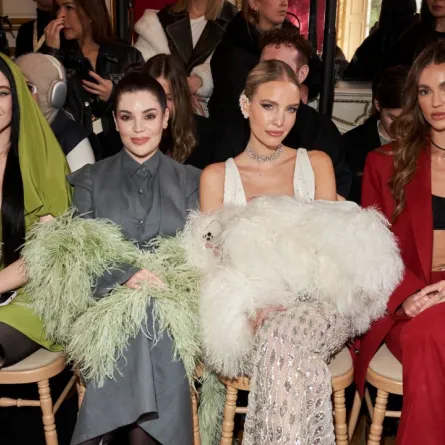 المؤثرة العالمية ليوني هان في عرض المصمم جورج حبيقة،